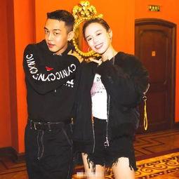 和明星合影的心情,喜悦心情溢于言表