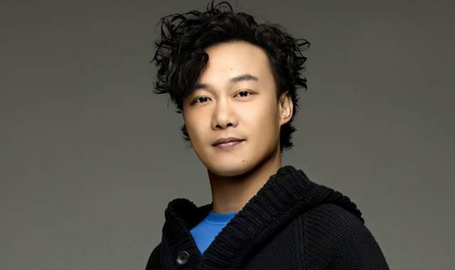 明星下面凹进去的,揭秘凹凸有致的迷人魅力