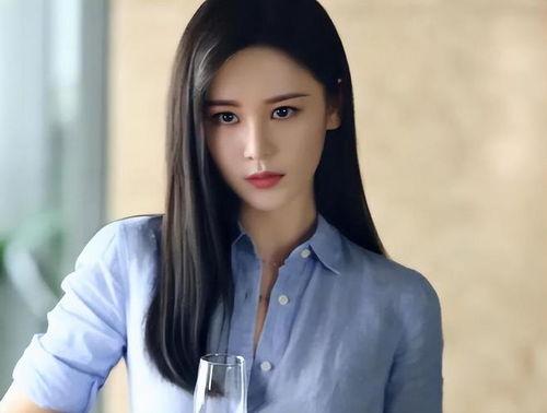 明星邱意浓简介,璀璨星途，多才多艺的影视新星