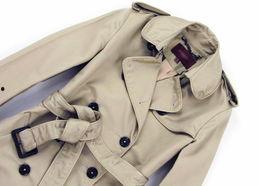 网红欧美风衣女士,网红女士演绎时尚风衣潮流