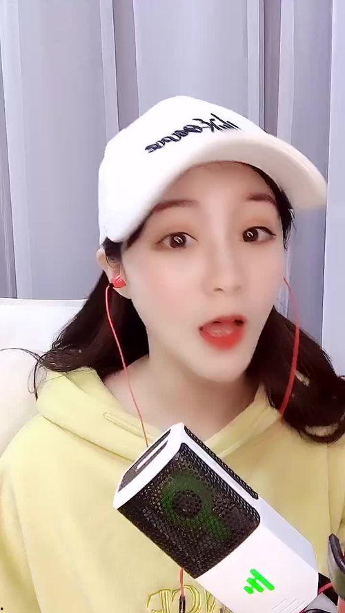 网红唱歌小视频女,一夜爆红网络